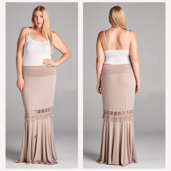 NEW Curvy Plus 1X-3X Stretchy Mermaid Lace Inset Maxi Skirt in Taupe - Picture 2 of 8